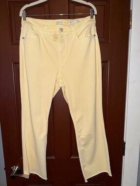 J. Jill Women's Pale Yellow Straight-Leg Jeans